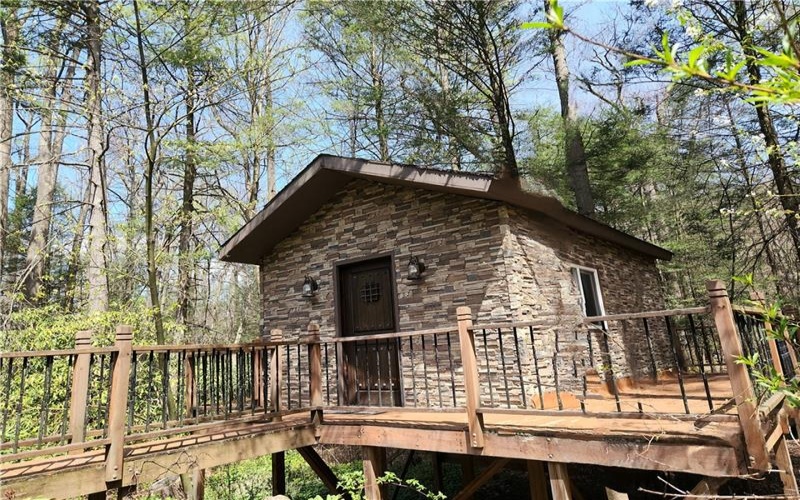 120 Furnace Run, Laughlintown, 15655, 4 Bedrooms Bedrooms, ,3 BathroomsBathrooms,Residential,For Sale,Furnace Run,1699650