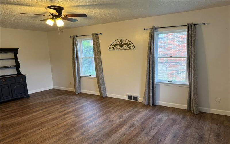 3495 Frye Ave, Finleyville, 15332, 3 Bedrooms Bedrooms, 7 Rooms Rooms,2.1 BathroomsBathrooms,Residential,For Sale,Frye Ave,1699788