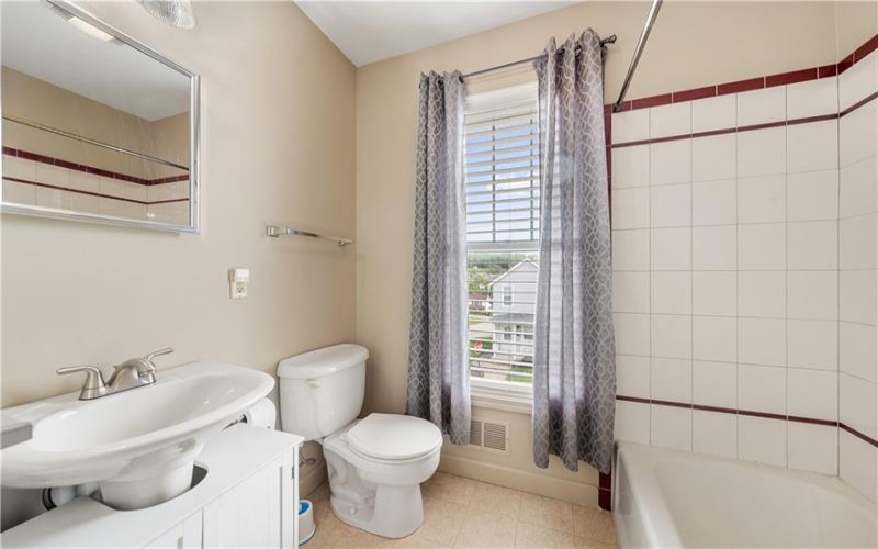 518 BALTIMORE STREET, Belle Vernon, 15012, 2 Bedrooms Bedrooms, 6 Rooms Rooms,1.2 BathroomsBathrooms,Residential,For Sale,BALTIMORE STREET,1699832