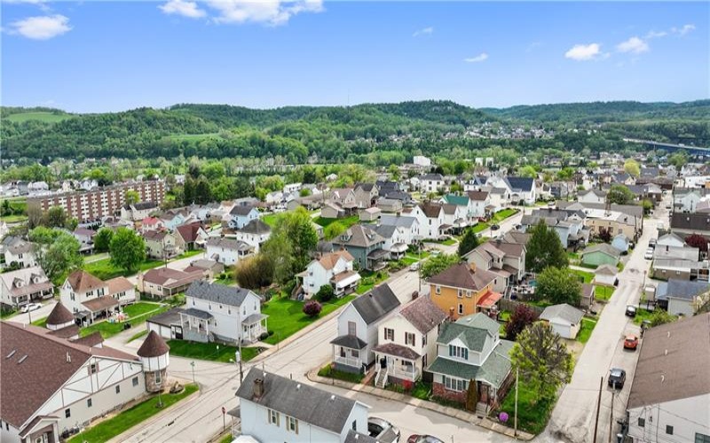 518 BALTIMORE STREET, Belle Vernon, 15012, 2 Bedrooms Bedrooms, 6 Rooms Rooms,1.2 BathroomsBathrooms,Residential,For Sale,BALTIMORE STREET,1699832