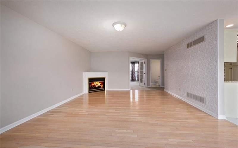 1004 Augusta Ln, Jeannette, 15644, 3 Bedrooms Bedrooms, 9 Rooms Rooms,2.1 BathroomsBathrooms,Residential,For Sale,Augusta Ln,1699867