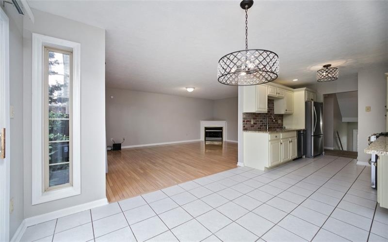 1004 Augusta Ln, Jeannette, 15644, 3 Bedrooms Bedrooms, 9 Rooms Rooms,2.1 BathroomsBathrooms,Residential,For Sale,Augusta Ln,1699867