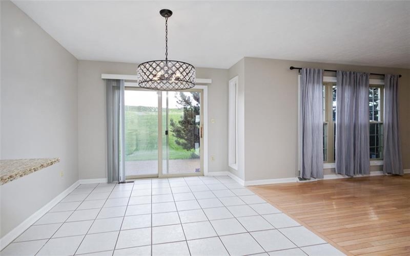 1004 Augusta Ln, Jeannette, 15644, 3 Bedrooms Bedrooms, 9 Rooms Rooms,2.1 BathroomsBathrooms,Residential,For Sale,Augusta Ln,1699867