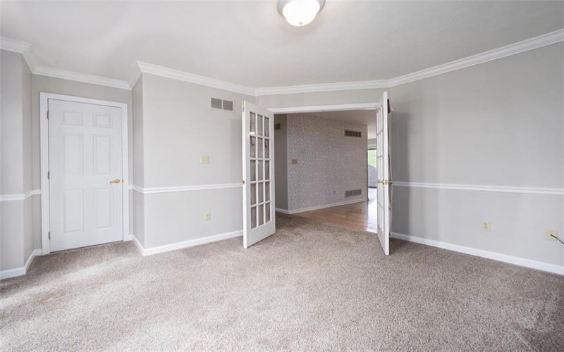 1004 Augusta Ln, Jeannette, 15644, 3 Bedrooms Bedrooms, 9 Rooms Rooms,2.1 BathroomsBathrooms,Residential,For Sale,Augusta Ln,1699867