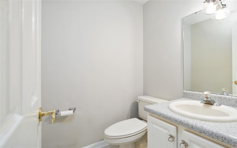 1004 Augusta Ln, Jeannette, 15644, 3 Bedrooms Bedrooms, 9 Rooms Rooms,2.1 BathroomsBathrooms,Residential,For Sale,Augusta Ln,1699867