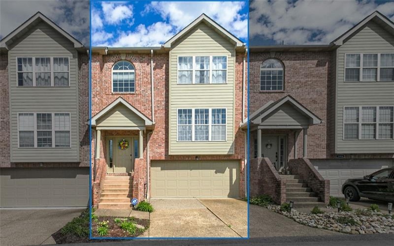 1004 Augusta Ln, Jeannette, 15644, 3 Bedrooms Bedrooms, 9 Rooms Rooms,2.1 BathroomsBathrooms,Residential,For Sale,Augusta Ln,1699867