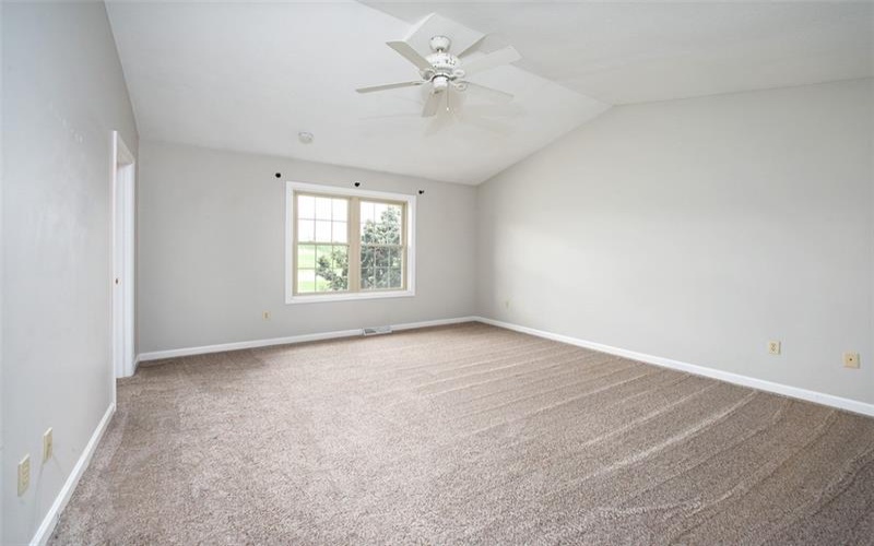 1004 Augusta Ln, Jeannette, 15644, 3 Bedrooms Bedrooms, 9 Rooms Rooms,2.1 BathroomsBathrooms,Residential,For Sale,Augusta Ln,1699867