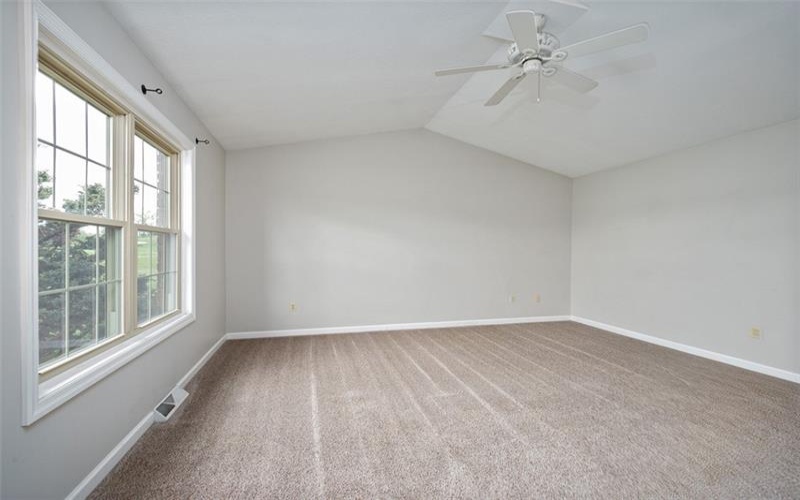 1004 Augusta Ln, Jeannette, 15644, 3 Bedrooms Bedrooms, 9 Rooms Rooms,2.1 BathroomsBathrooms,Residential,For Sale,Augusta Ln,1699867