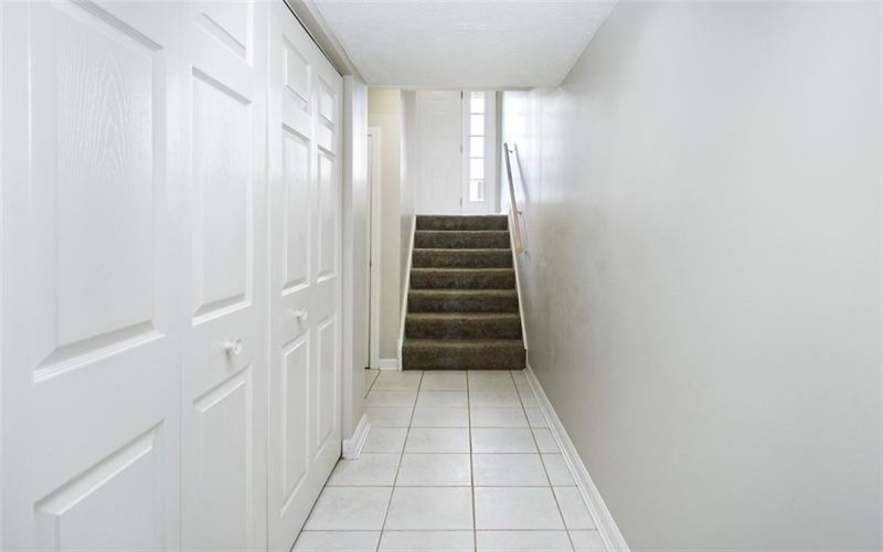 1004 Augusta Ln, Jeannette, 15644, 3 Bedrooms Bedrooms, 9 Rooms Rooms,2.1 BathroomsBathrooms,Residential,For Sale,Augusta Ln,1699867
