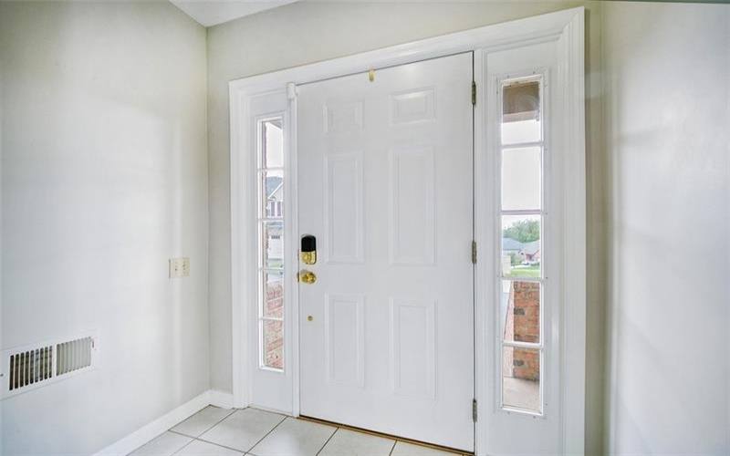 1004 Augusta Ln, Jeannette, 15644, 3 Bedrooms Bedrooms, 9 Rooms Rooms,2.1 BathroomsBathrooms,Residential,For Sale,Augusta Ln,1699867