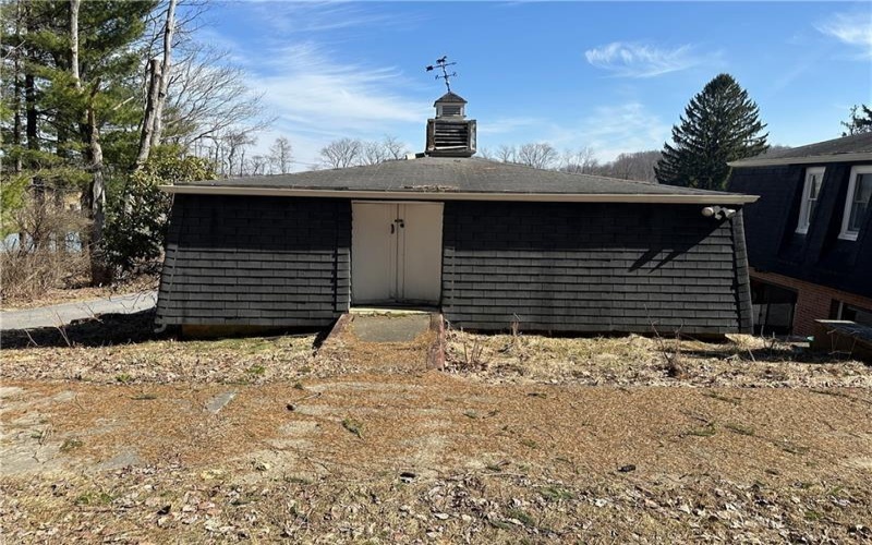 219 Meadow Drive, Johnstown, 15905, 4 Bedrooms Bedrooms, ,2.1 BathroomsBathrooms,Residential,For Sale,Meadow Drive,1699874