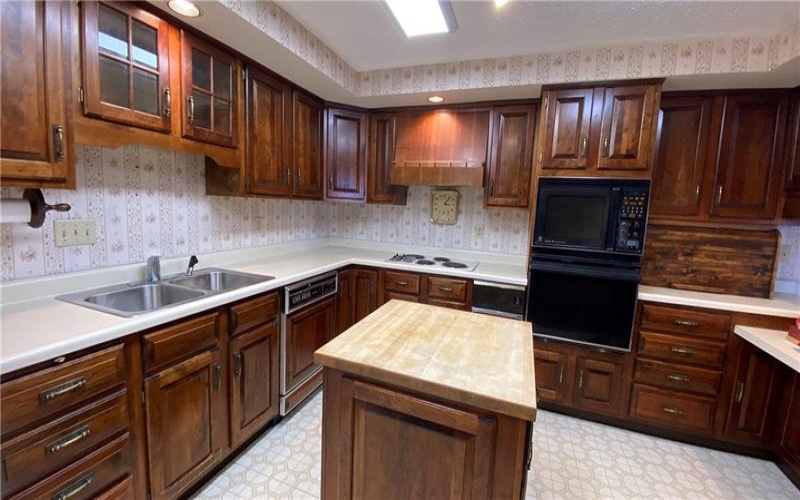 103 Woodstone, New Kensington, 15068, 2 Bedrooms Bedrooms, 6 Rooms Rooms,2 BathroomsBathrooms,Residential,For Sale,Woodstone,1699921