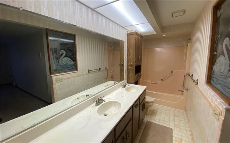 103 Woodstone, New Kensington, 15068, 2 Bedrooms Bedrooms, 6 Rooms Rooms,2 BathroomsBathrooms,Residential,For Sale,Woodstone,1699921