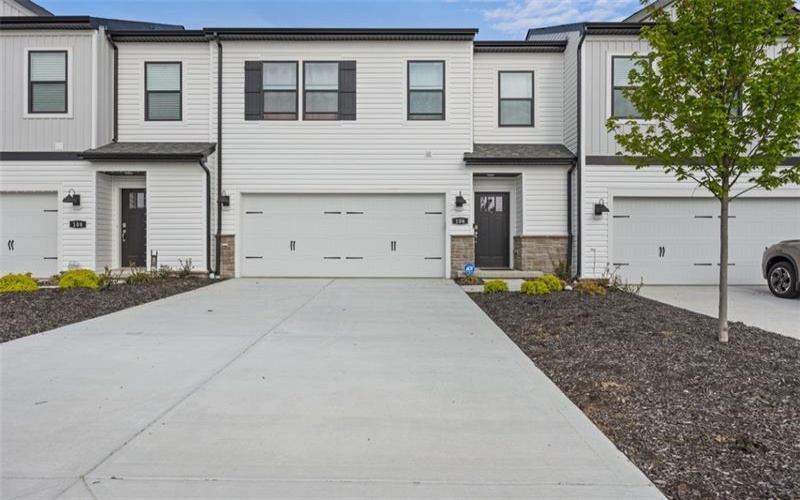 106 Delmonica Dr, Washington, 15301, 3 Bedrooms Bedrooms, 10 Rooms Rooms,2.1 BathroomsBathrooms,Residential,For Sale,Delmonica Dr,1699937