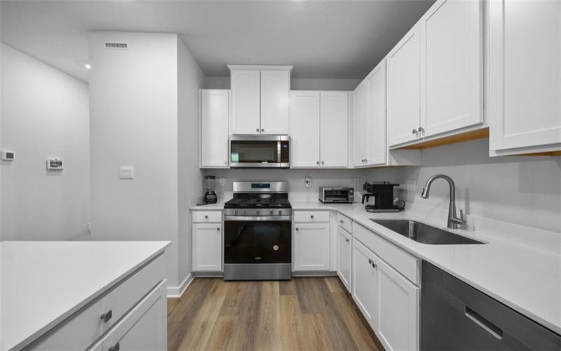 106 Delmonica Dr, Washington, 15301, 3 Bedrooms Bedrooms, 10 Rooms Rooms,2.1 BathroomsBathrooms,Residential,For Sale,Delmonica Dr,1699937