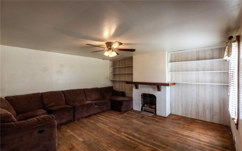 890 Venetia Rd., Venetia, 15367, 4 Bedrooms Bedrooms, 10 Rooms Rooms,2 BathroomsBathrooms,Residential,For Sale,Venetia Rd.,1698006