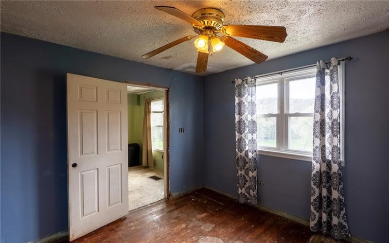 890 Venetia Rd., Venetia, 15367, 4 Bedrooms Bedrooms, 10 Rooms Rooms,2 BathroomsBathrooms,Residential,For Sale,Venetia Rd.,1698006