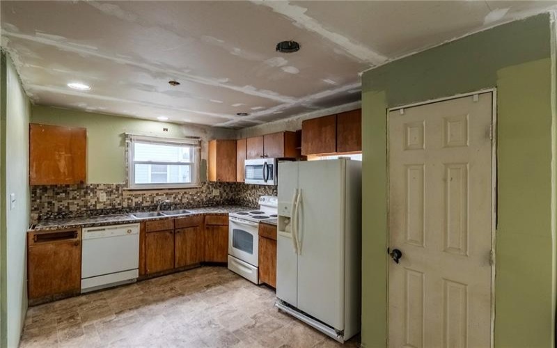 890 Venetia Rd., Venetia, 15367, 4 Bedrooms Bedrooms, 10 Rooms Rooms,2 BathroomsBathrooms,Residential,For Sale,Venetia Rd.,1698006
