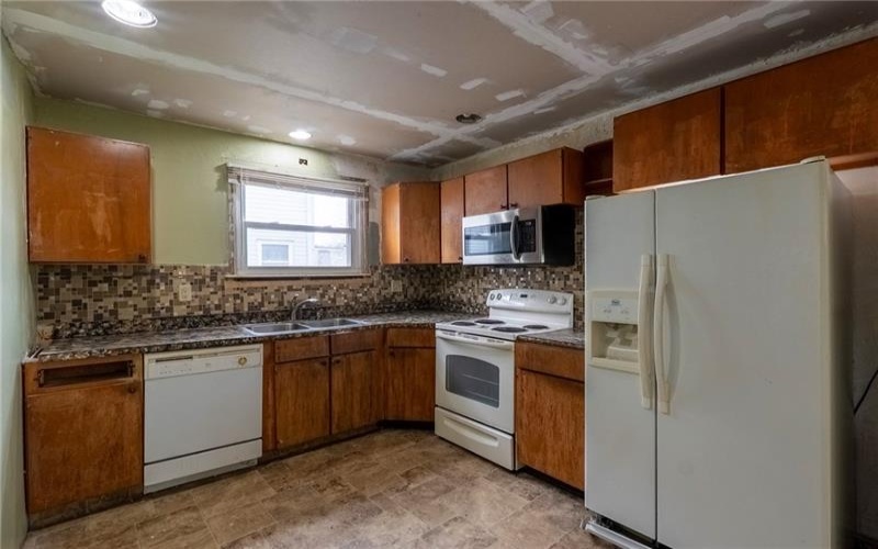 890 Venetia Rd., Venetia, 15367, 4 Bedrooms Bedrooms, 10 Rooms Rooms,2 BathroomsBathrooms,Residential,For Sale,Venetia Rd.,1698006