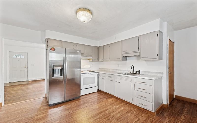 93 Koter Dr, Jeannette, 15644, 2 Bedrooms Bedrooms, 5 Rooms Rooms,1 BathroomBathrooms,Residential,For Sale,Koter Dr,1699836