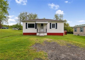 93 Koter Dr, Jeannette, 15644, 2 Bedrooms Bedrooms, 5 Rooms Rooms,1 BathroomBathrooms,Residential,For Sale,Koter Dr,1699836