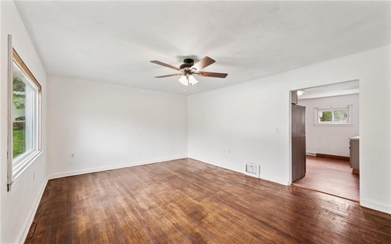93 Koter Dr, Jeannette, 15644, 2 Bedrooms Bedrooms, 5 Rooms Rooms,1 BathroomBathrooms,Residential,For Sale,Koter Dr,1699836