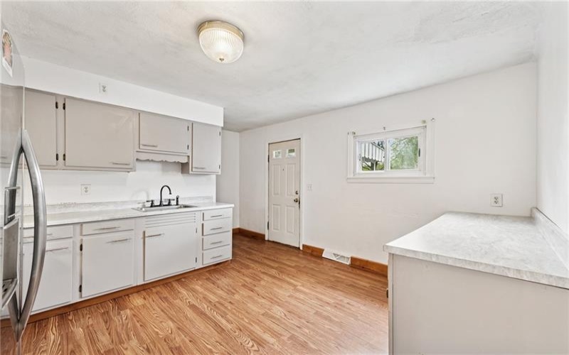 93 Koter Dr, Jeannette, 15644, 2 Bedrooms Bedrooms, 5 Rooms Rooms,1 BathroomBathrooms,Residential,For Sale,Koter Dr,1699836