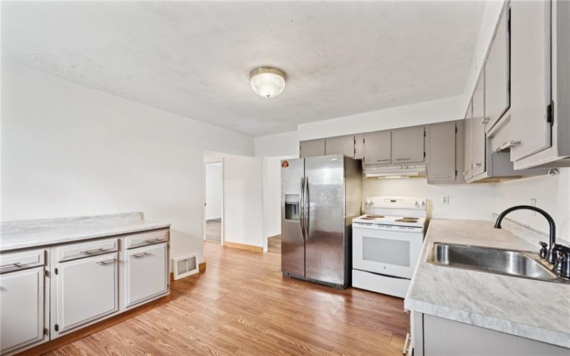 93 Koter Dr, Jeannette, 15644, 2 Bedrooms Bedrooms, 5 Rooms Rooms,1 BathroomBathrooms,Residential,For Sale,Koter Dr,1699836