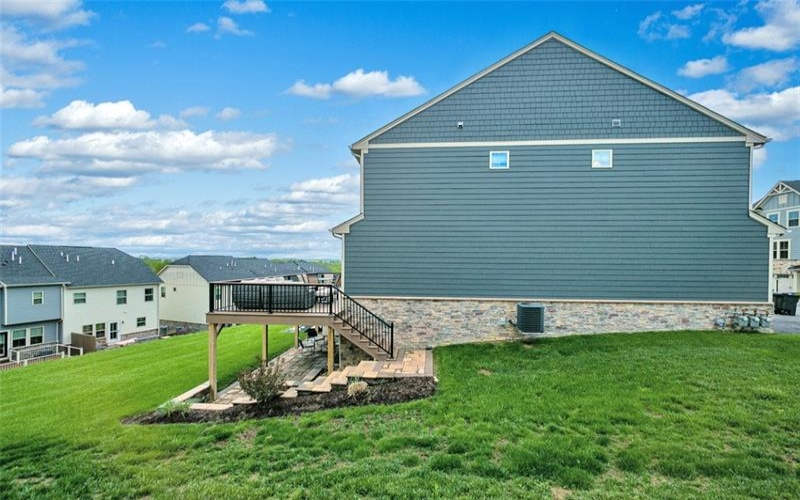 7005 Augusta Ln, Jeannette, 15644, 3 Bedrooms Bedrooms, 10 Rooms Rooms,2.1 BathroomsBathrooms,Residential,For Sale,Augusta Ln,1699881