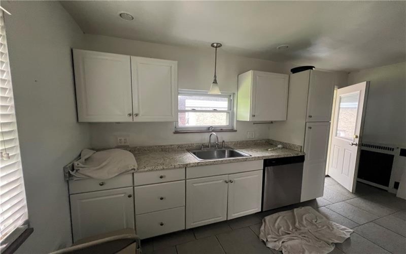 414 Argonne Dr, New Kensington, 15068, 2 Bedrooms Bedrooms, 5 Rooms Rooms,1 BathroomBathrooms,Residential,For Sale,Argonne Dr,1699925