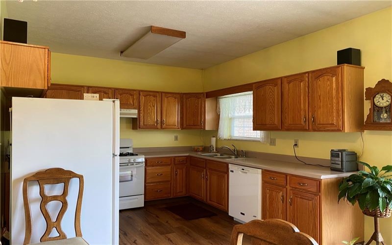 60 David Dr., Lower Burrell, 15068, 2 Bedrooms Bedrooms, 6 Rooms Rooms,2 BathroomsBathrooms,Residential,For Sale,David Dr.,1699950