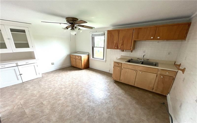 3016 Leechburg Rd, Lower Burrell, 15068, ,Multi-unit,For Sale,Leechburg Rd,1699987