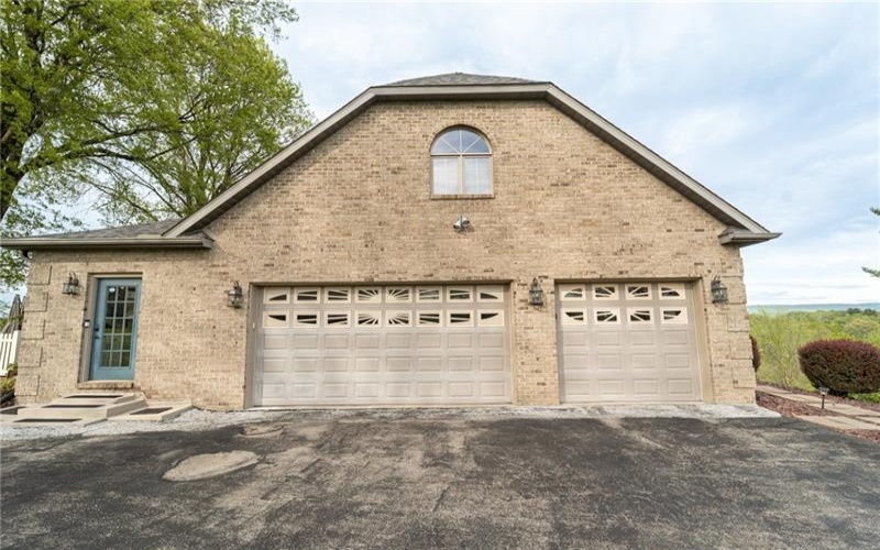 153 Eagle Court, Scottdale, 15683, 5 Bedrooms Bedrooms, 13 Rooms Rooms,5.1 BathroomsBathrooms,Residential,For Sale,Eagle Court,1699993