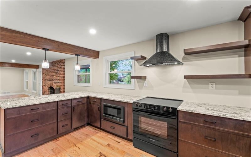 120 Candlelite Dr, McMurray, 15317, 4 Bedrooms Bedrooms, 11 Rooms Rooms,3.1 BathroomsBathrooms,Residential,For Sale,Candlelite Dr,1700015