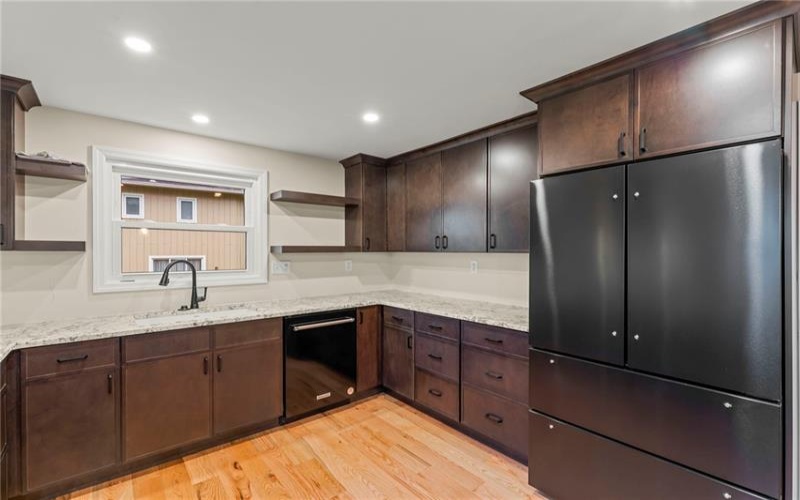 120 Candlelite Dr, McMurray, 15317, 4 Bedrooms Bedrooms, 11 Rooms Rooms,3.1 BathroomsBathrooms,Residential,For Sale,Candlelite Dr,1700015