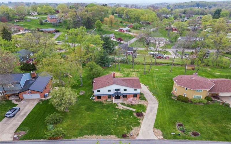 120 Candlelite Dr, McMurray, 15317, 4 Bedrooms Bedrooms, 11 Rooms Rooms,3.1 BathroomsBathrooms,Residential,For Sale,Candlelite Dr,1700015