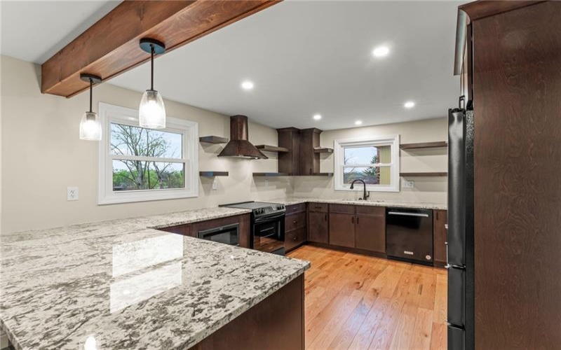 120 Candlelite Dr, McMurray, 15317, 4 Bedrooms Bedrooms, 11 Rooms Rooms,3.1 BathroomsBathrooms,Residential,For Sale,Candlelite Dr,1700015