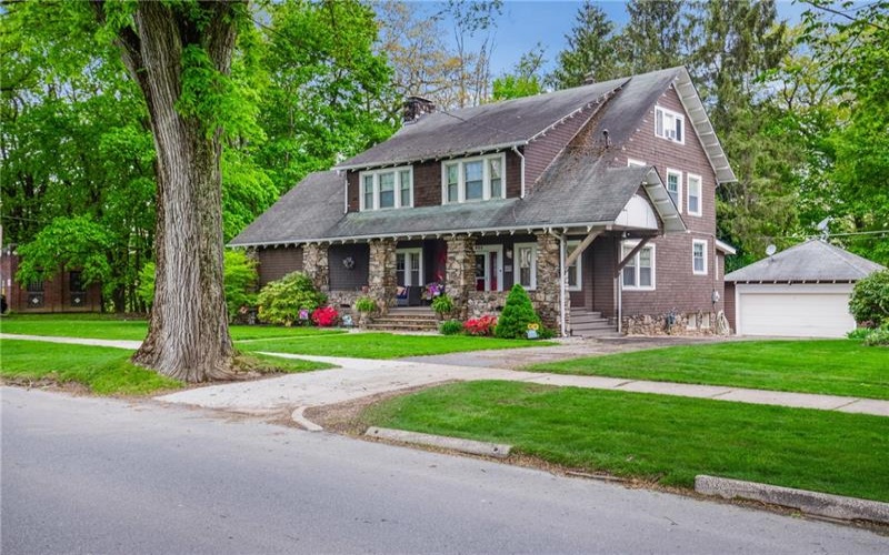 932 Luzerne Street, Johnstown, 15905, 5 Bedrooms Bedrooms, ,3.1 BathroomsBathrooms,Residential,For Sale,Luzerne Street,1700033