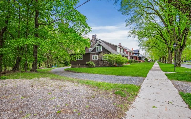 932 Luzerne Street, Johnstown, 15905, 5 Bedrooms Bedrooms, ,3.1 BathroomsBathrooms,Residential,For Sale,Luzerne Street,1700033