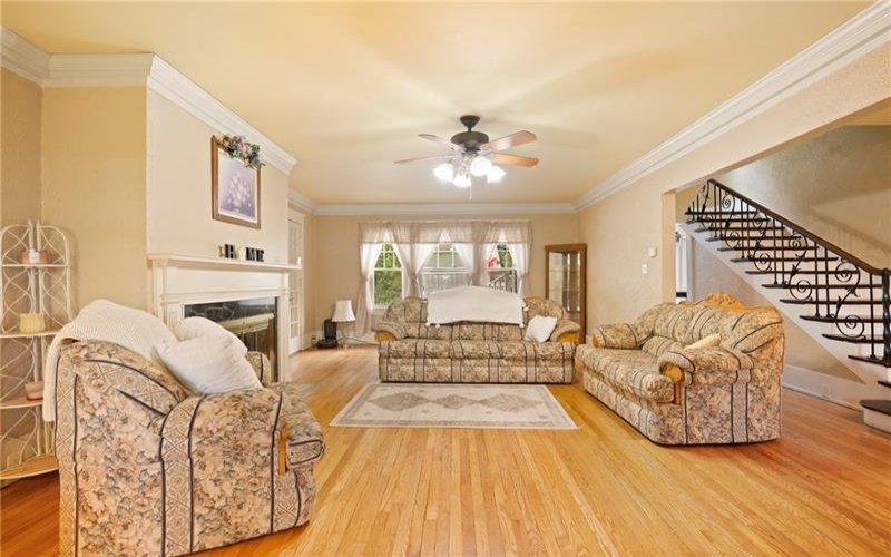 932 Luzerne Street, Johnstown, 15905, 5 Bedrooms Bedrooms, ,3.1 BathroomsBathrooms,Residential,For Sale,Luzerne Street,1700033