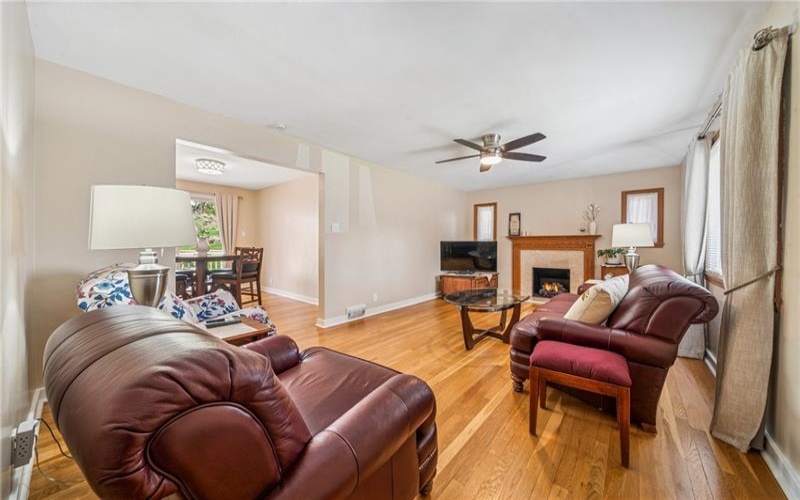 259 Bethel Rd, Irwin, 15642, 2 Bedrooms Bedrooms, 6 Rooms Rooms,2 BathroomsBathrooms,Residential,For Sale,Bethel Rd,1699657