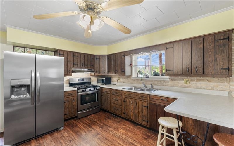 10 Cross Street, New Salem, 15468, 3 Bedrooms Bedrooms, 9 Rooms Rooms,2.1 BathroomsBathrooms,Residential,For Sale,Cross Street,1699990