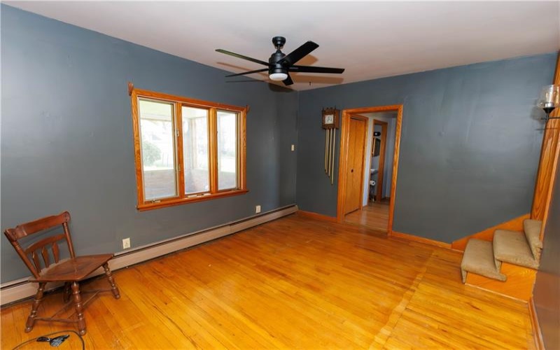 813 Green St, California, 15419, 4 Bedrooms Bedrooms, 12 Rooms Rooms,1.2 BathroomsBathrooms,Residential,For Sale,Green St,1700086
