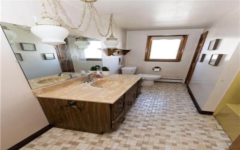 813 Green St, California, 15419, 4 Bedrooms Bedrooms, 12 Rooms Rooms,1.2 BathroomsBathrooms,Residential,For Sale,Green St,1700086