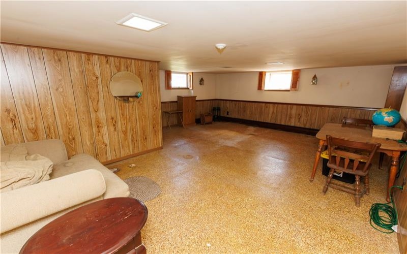 813 Green St, California, 15419, 4 Bedrooms Bedrooms, 12 Rooms Rooms,1.2 BathroomsBathrooms,Residential,For Sale,Green St,1700086
