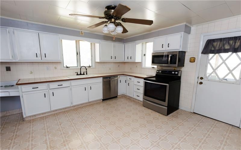813 Green St, California, 15419, 4 Bedrooms Bedrooms, 12 Rooms Rooms,1.2 BathroomsBathrooms,Residential,For Sale,Green St,1700086