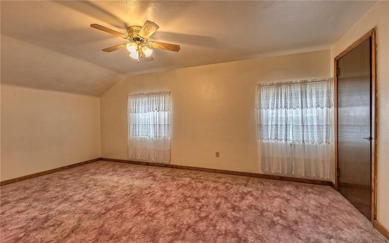 90 Glenview Ave, Greensburg, 15601, 2 Bedrooms Bedrooms, 8 Rooms Rooms,1 BathroomBathrooms,Residential,For Sale,Glenview Ave,1700139