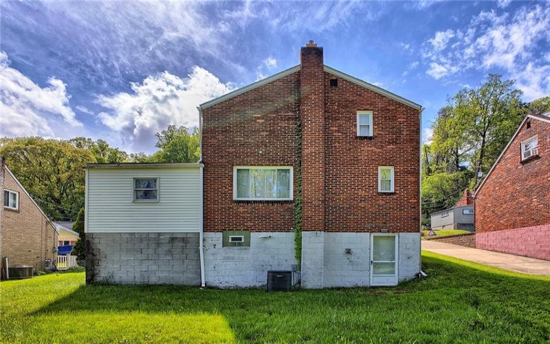90 Glenview Ave, Greensburg, 15601, 2 Bedrooms Bedrooms, 8 Rooms Rooms,1 BathroomBathrooms,Residential,For Sale,Glenview Ave,1700139