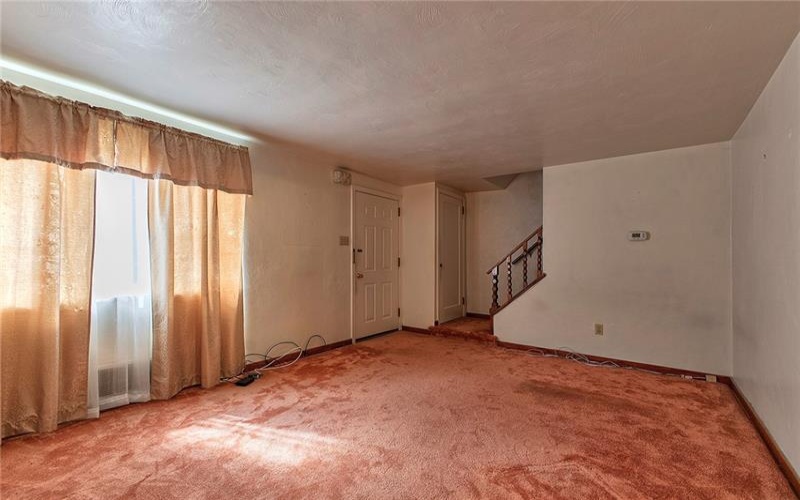 90 Glenview Ave, Greensburg, 15601, 2 Bedrooms Bedrooms, 8 Rooms Rooms,1 BathroomBathrooms,Residential,For Sale,Glenview Ave,1700139