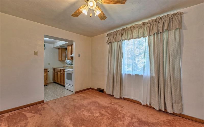 90 Glenview Ave, Greensburg, 15601, 2 Bedrooms Bedrooms, 8 Rooms Rooms,1 BathroomBathrooms,Residential,For Sale,Glenview Ave,1700139